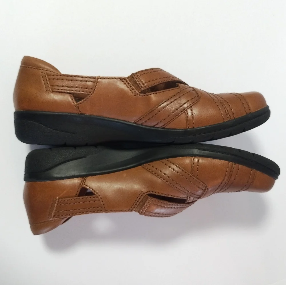 Clarks Womens Cheyn Wale Loafer Size 8.5 M Cognac Tan Leather Slip On Shoe